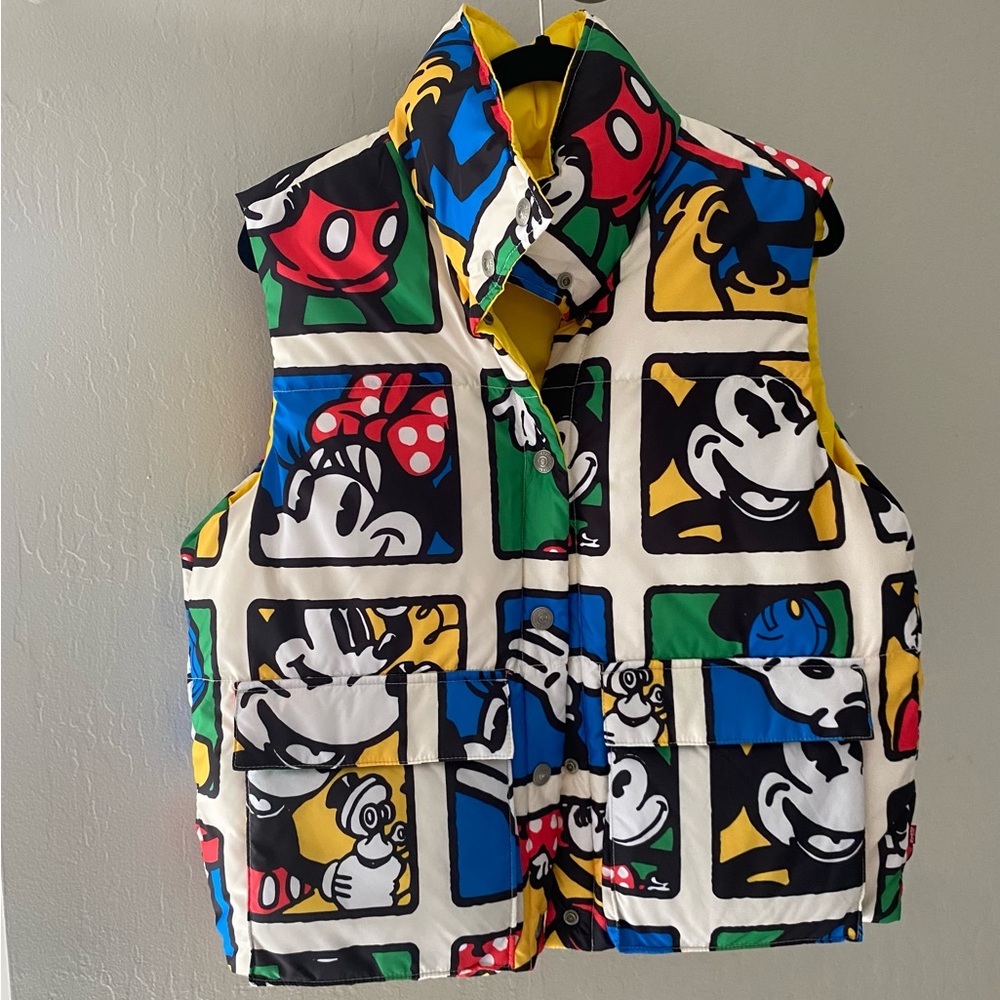 NWT Levi’s Mickey Mouse reversible puffer vest!